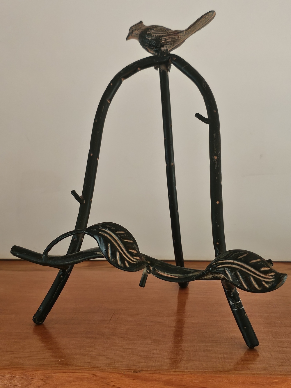 Decorative Metal Bird & Leaf Cookbook Easel Stand - Black